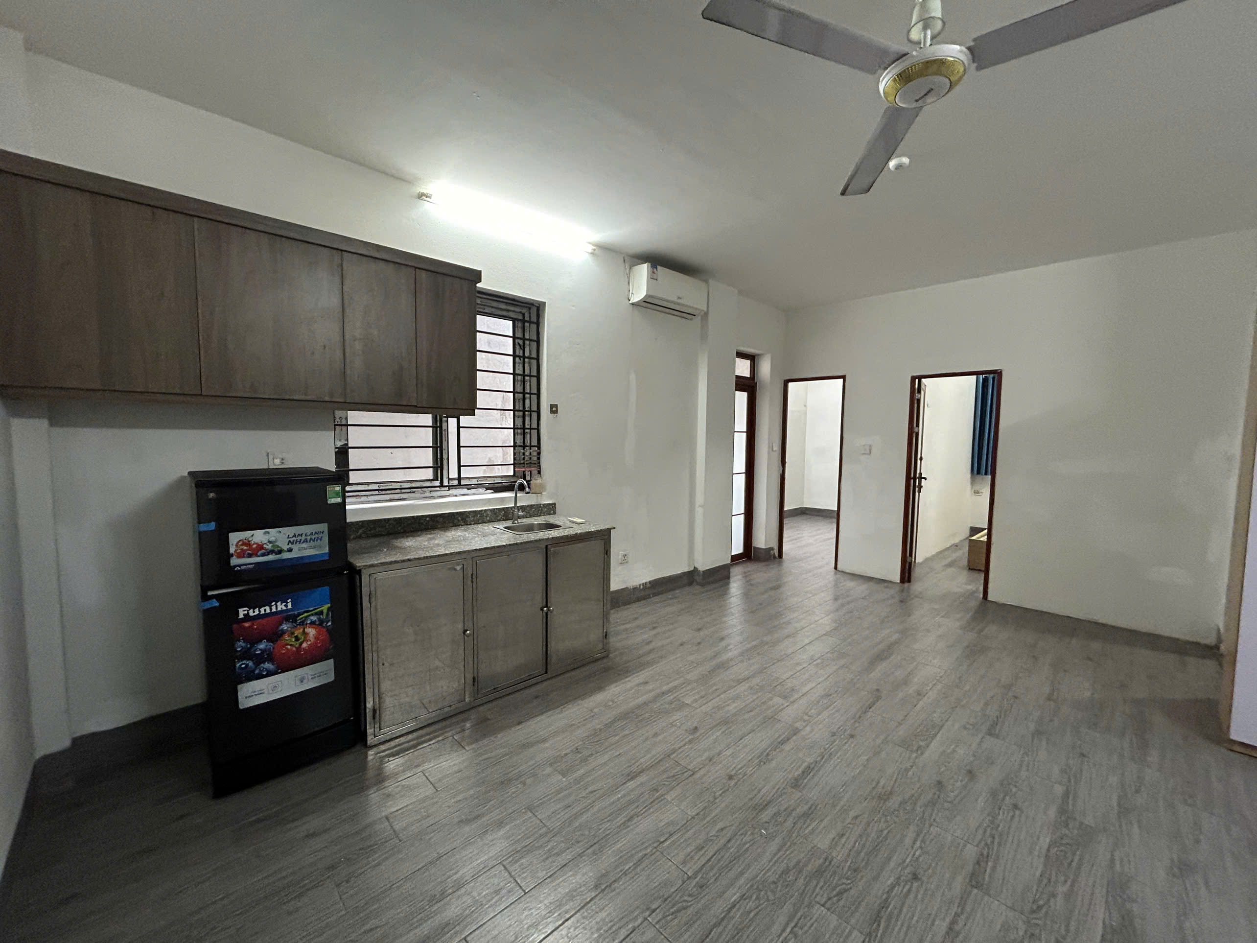  Cho thuê căn 2PN 1PK cực đẹp, sthoáng tại Ngõ 123 Trung Kính, Cầu Giấy 