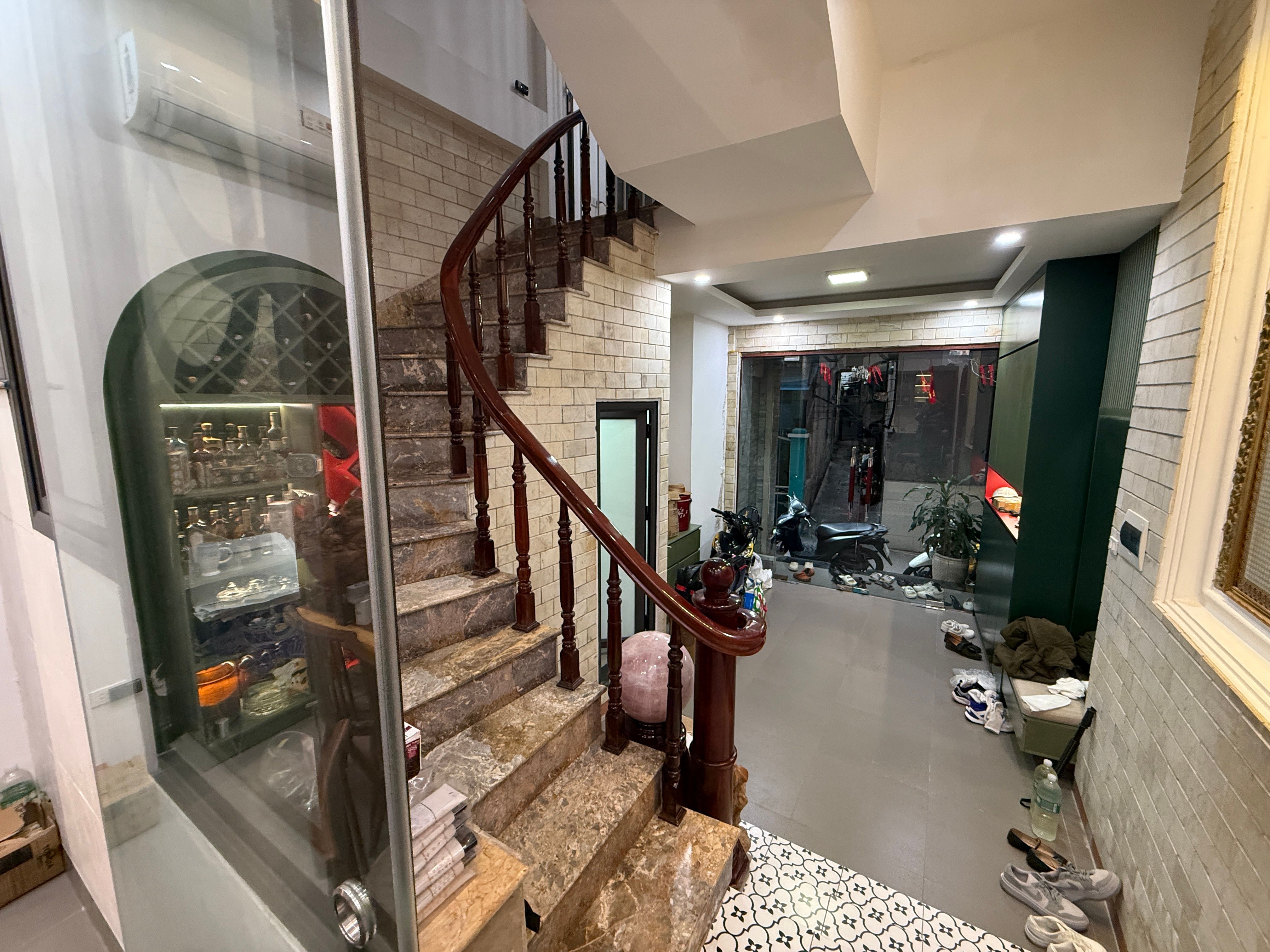  Bán Nhà Nguyễn Lương Bằng 45m2. 6 tầng. mặt tiền 3.2m. giá 12.3 tỷ Đống Đa Hà Nội 