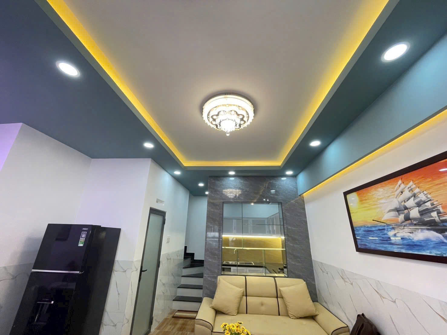  Cần bán nhanh nhà 2 tầng gần Chợ Đầm, hẻm thông 2/4 – full tiện ích 