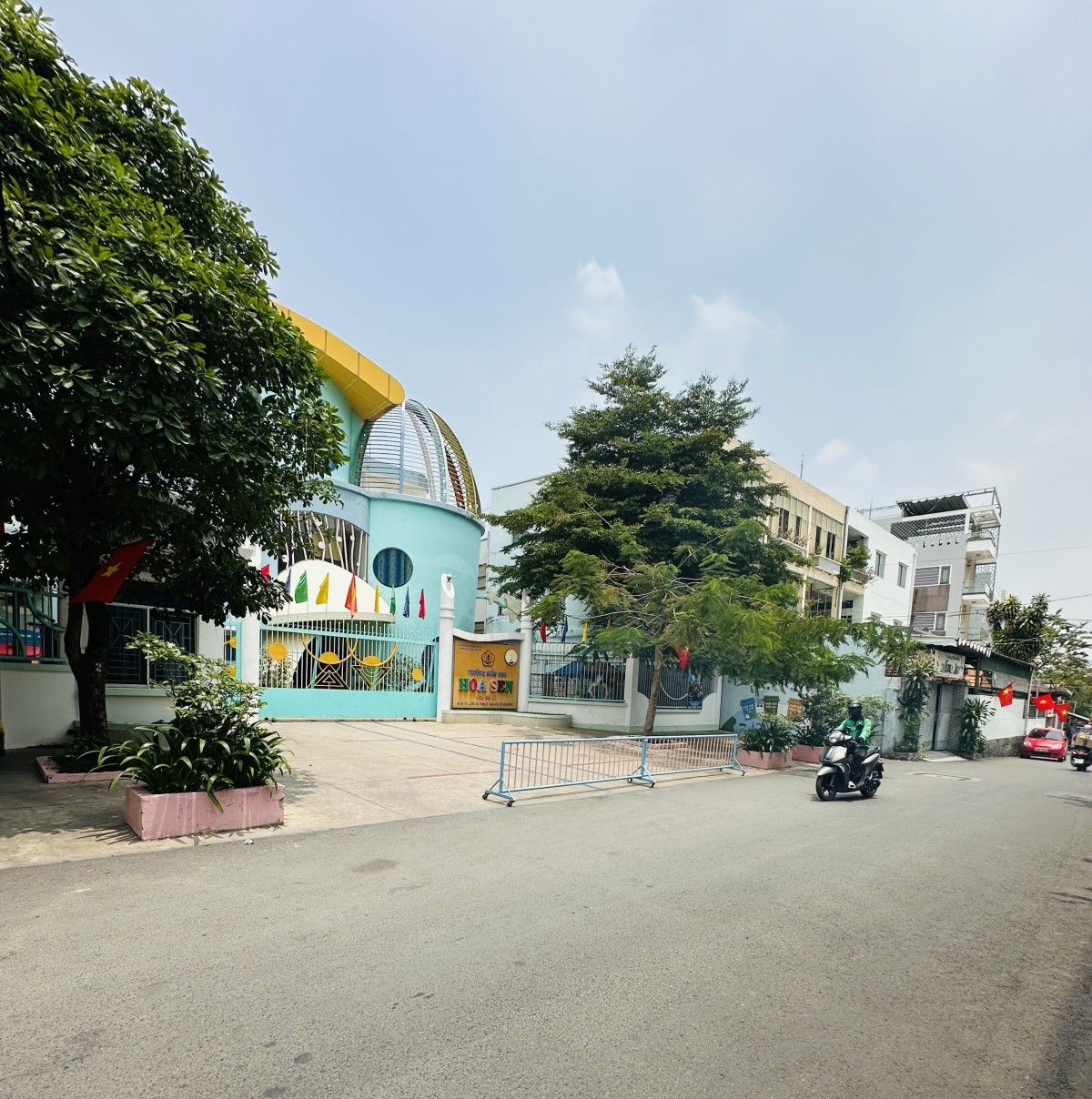  Nhà NGỘP hẻm 730 Lê Đức Thọ 90m2 ngang 4.1m 5 lầu gara view sông có PN người già 9.5 tỷ 