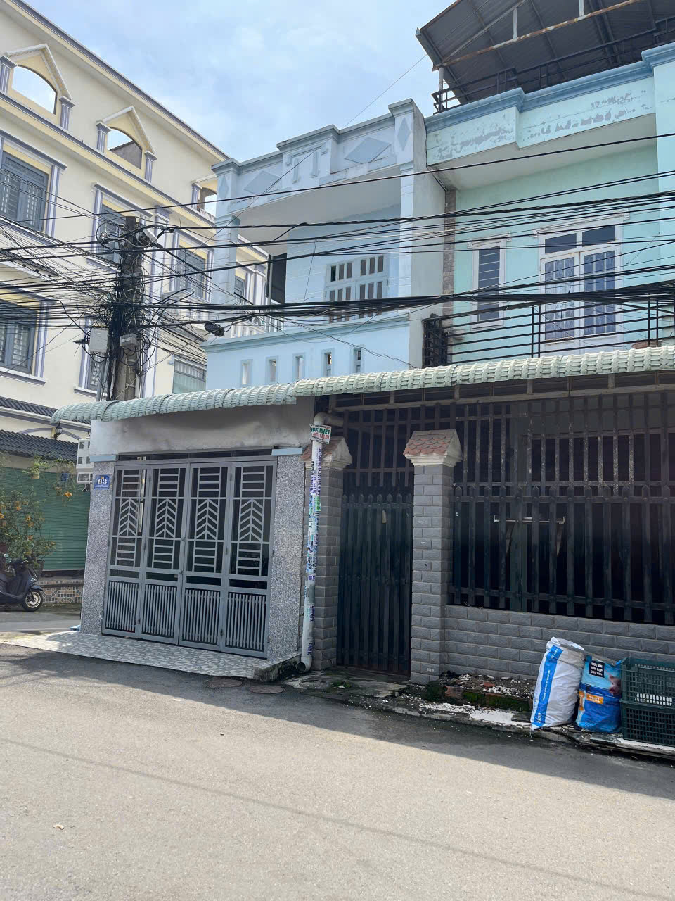  NHÀ CĂN GÓC 2 MẶT TIIỀN, VỪA Ở VỪA KINH DOANG BUÔN BÁN Tân Đông Hiệp 