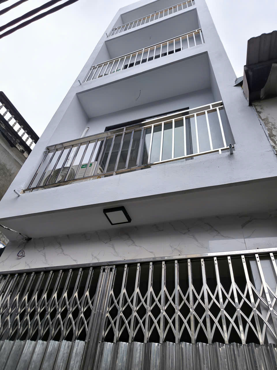  Cho thuê nhà nguyên căn mới tinh ngõ 179 Vĩnh Hưng 32m² x 5 tầng, gồm 3 ngủ, 4 vs, 11 triệu 