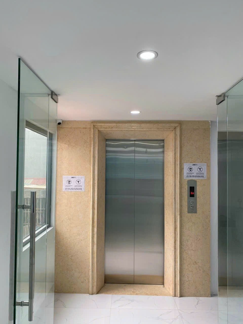  Nhà mình cho thuê nhà mới, căn góc, Thái Hà; vỉa hè 116m2* 5T- 47 Tr 