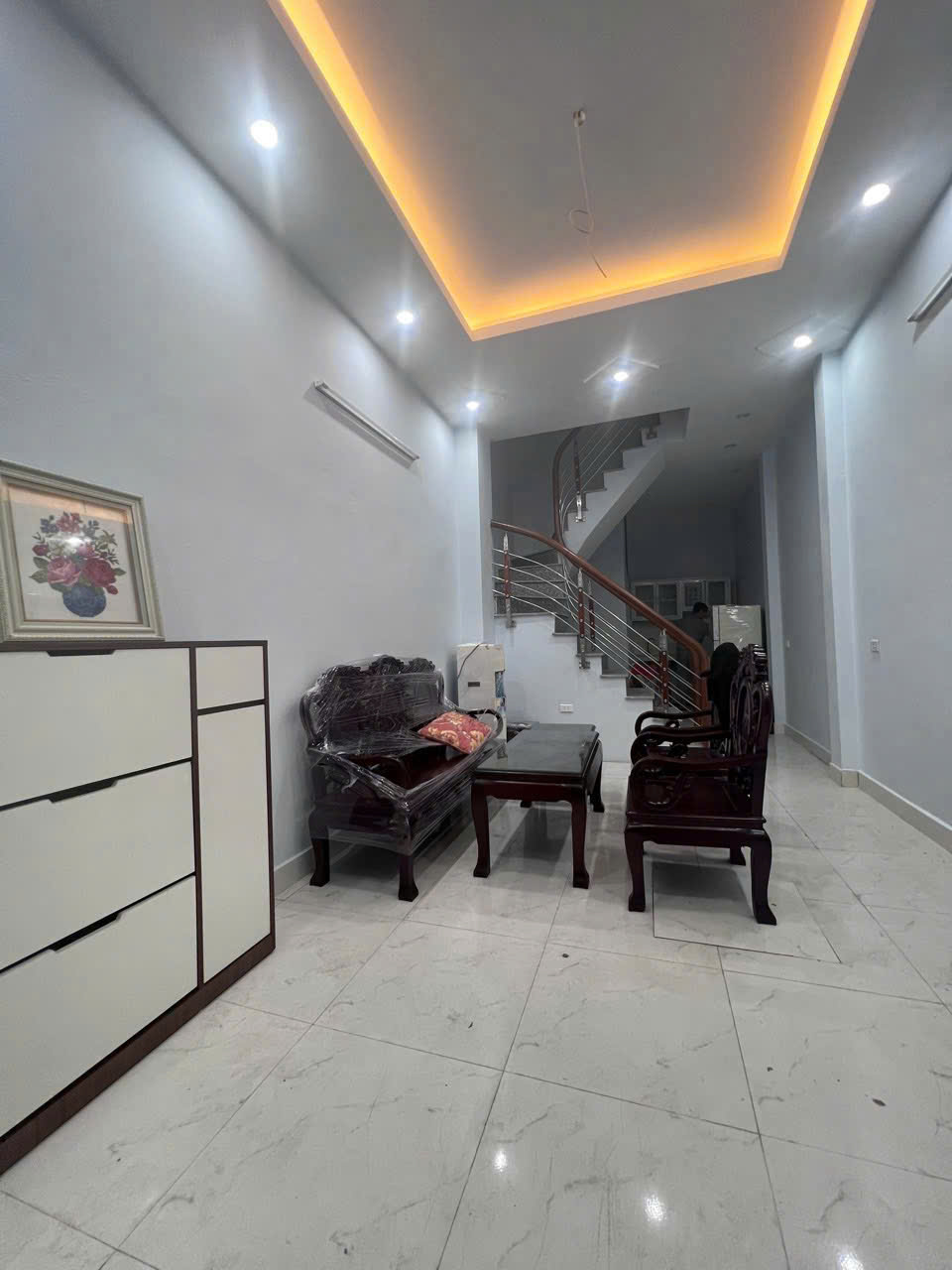  Cho thuê nhà nguyên căn ngõ 230 Định Công Thượng, 35m² x 3 tầng, 3PN, 2 WC, 8.2 Triệu 