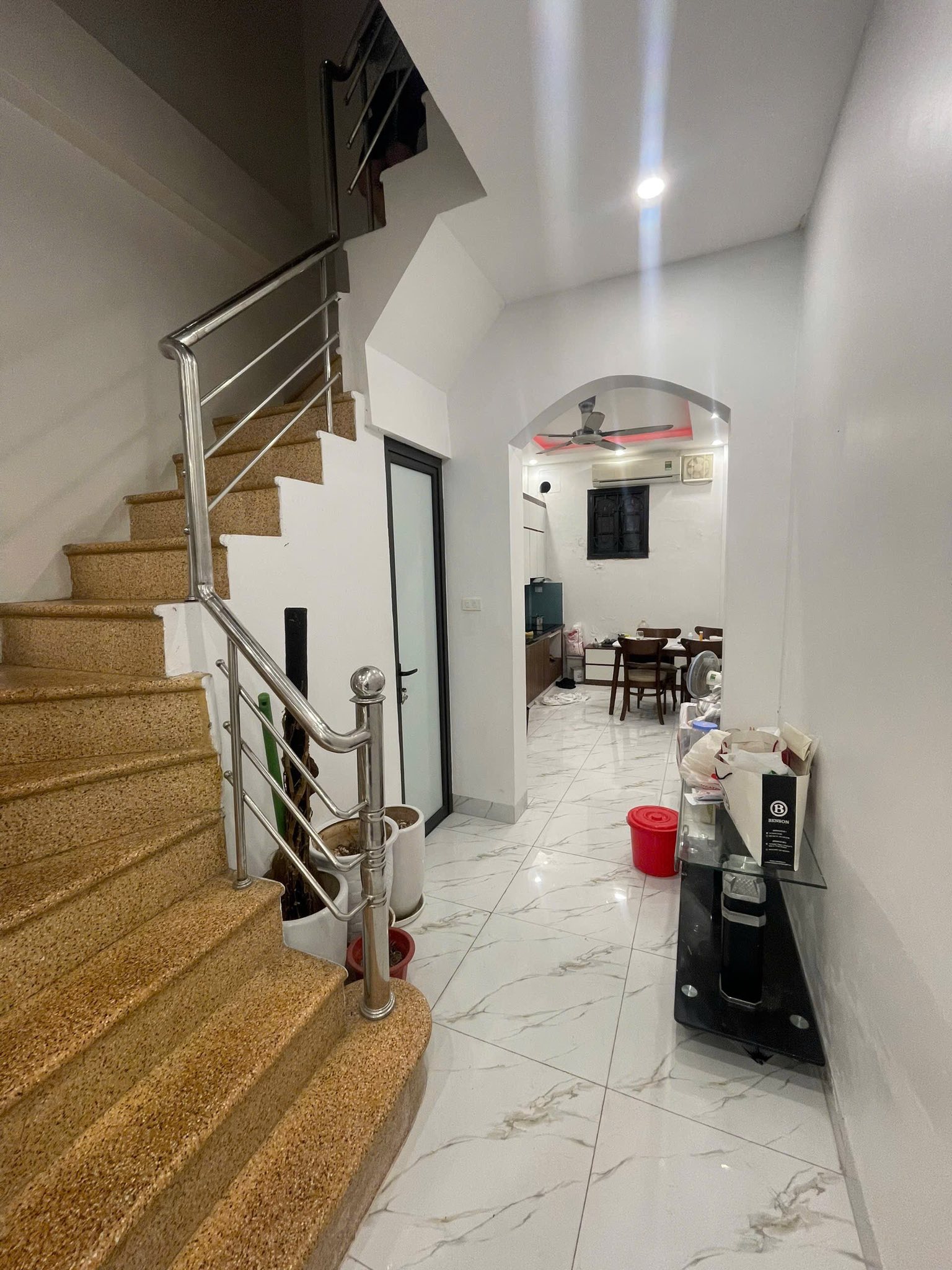  Cho thuê nhà ngõ Thọ Lão, 40m² x 4 tầng, gồm 5 phòng ngủ, 3 vệ sinh, 16 triệu 