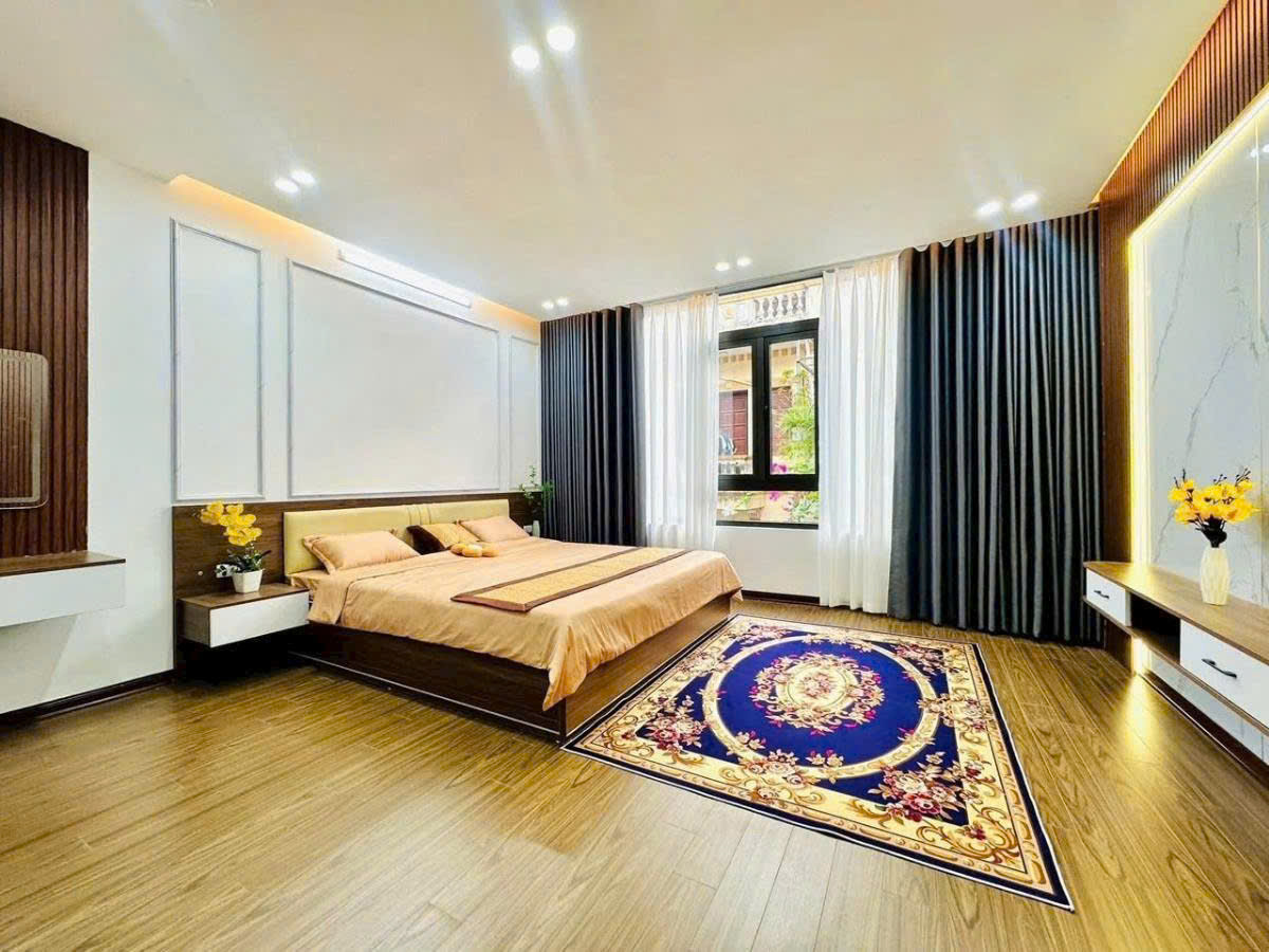  Cần bán nhà Vũ Trọng Phụng ngõ thẳng tắp cách mặt phố 30m - 60m x 5 tầng mặt tiền 5,5m 