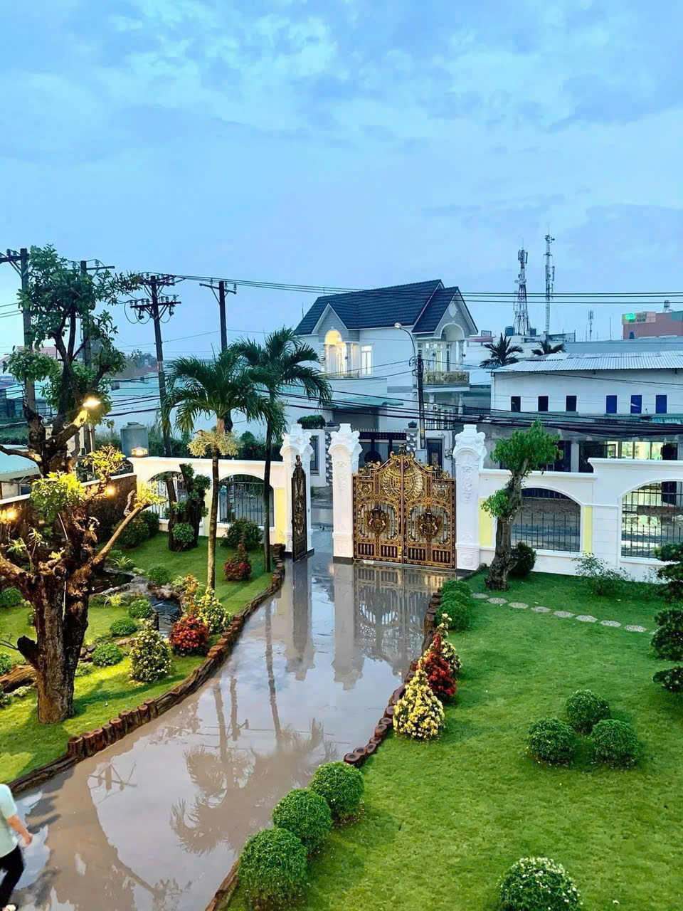  Bán Biệt Thự và khuôn viên đường Tân Xuân 2, Hóc môn ( cách 1 căn ra đường Tô Ký) 