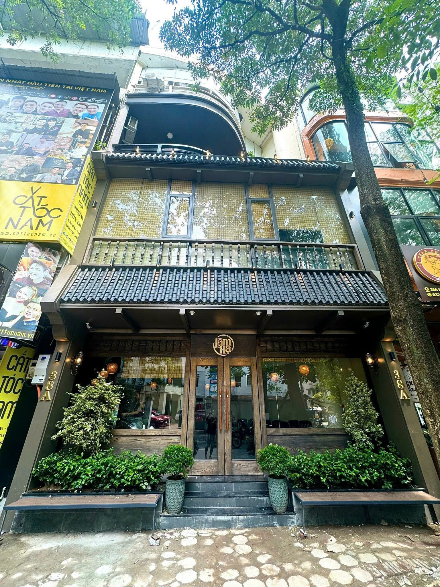  Sang nhượng Tiệm cơm Lâm Hạ – 38A Nguyên Hồng phường Láng Hạ, quận Đống Đa, Hà Nội. 