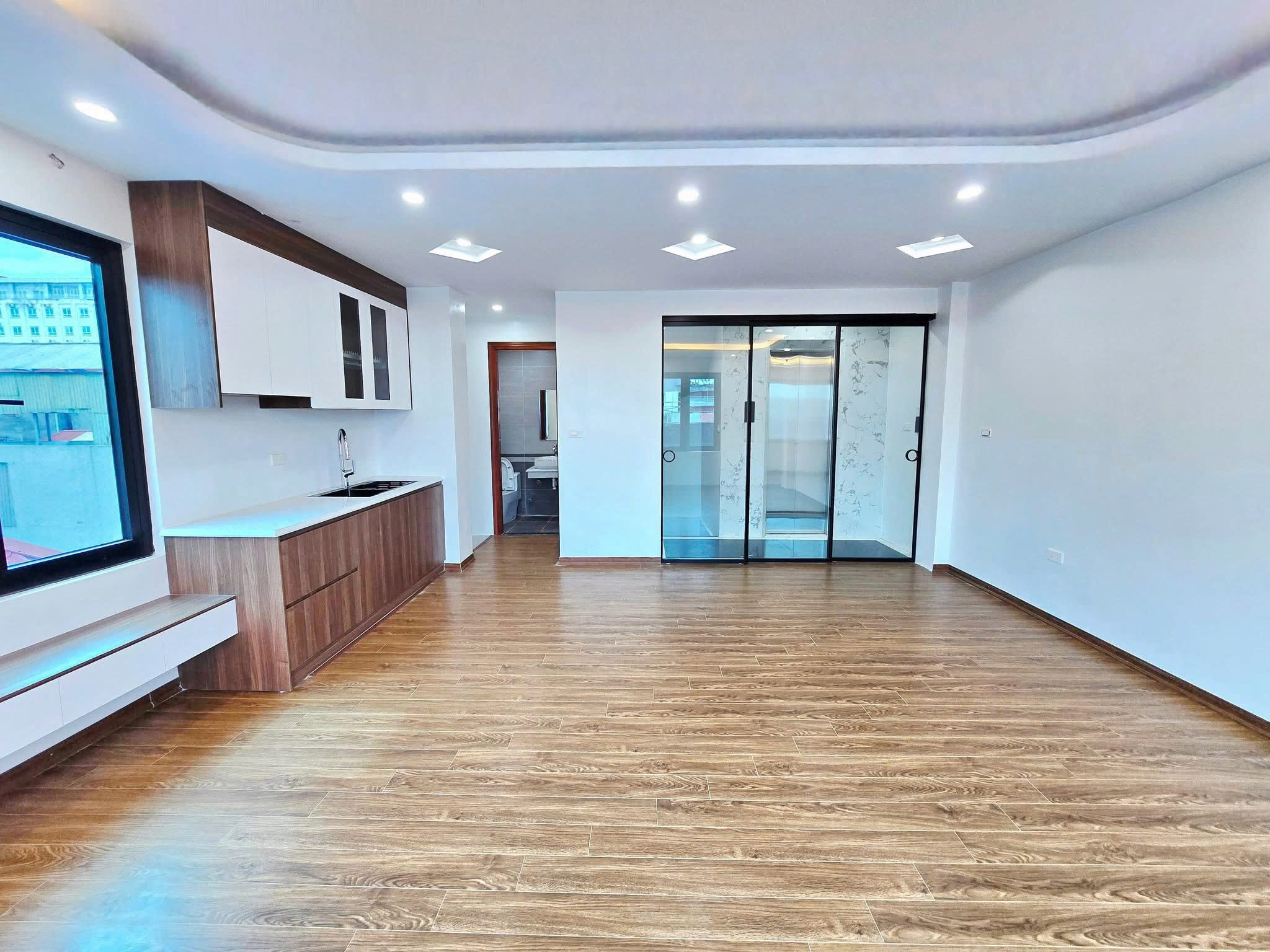  BÁN GẤP SIÊU PHẨM PHÂN LÔ ĐỘI NHÂN, BA ĐÌNH - 43M² x 7T THANG MÁY - GARA Ô TÔ - KINH DOANH - GIÁ 17.5 TỶ 