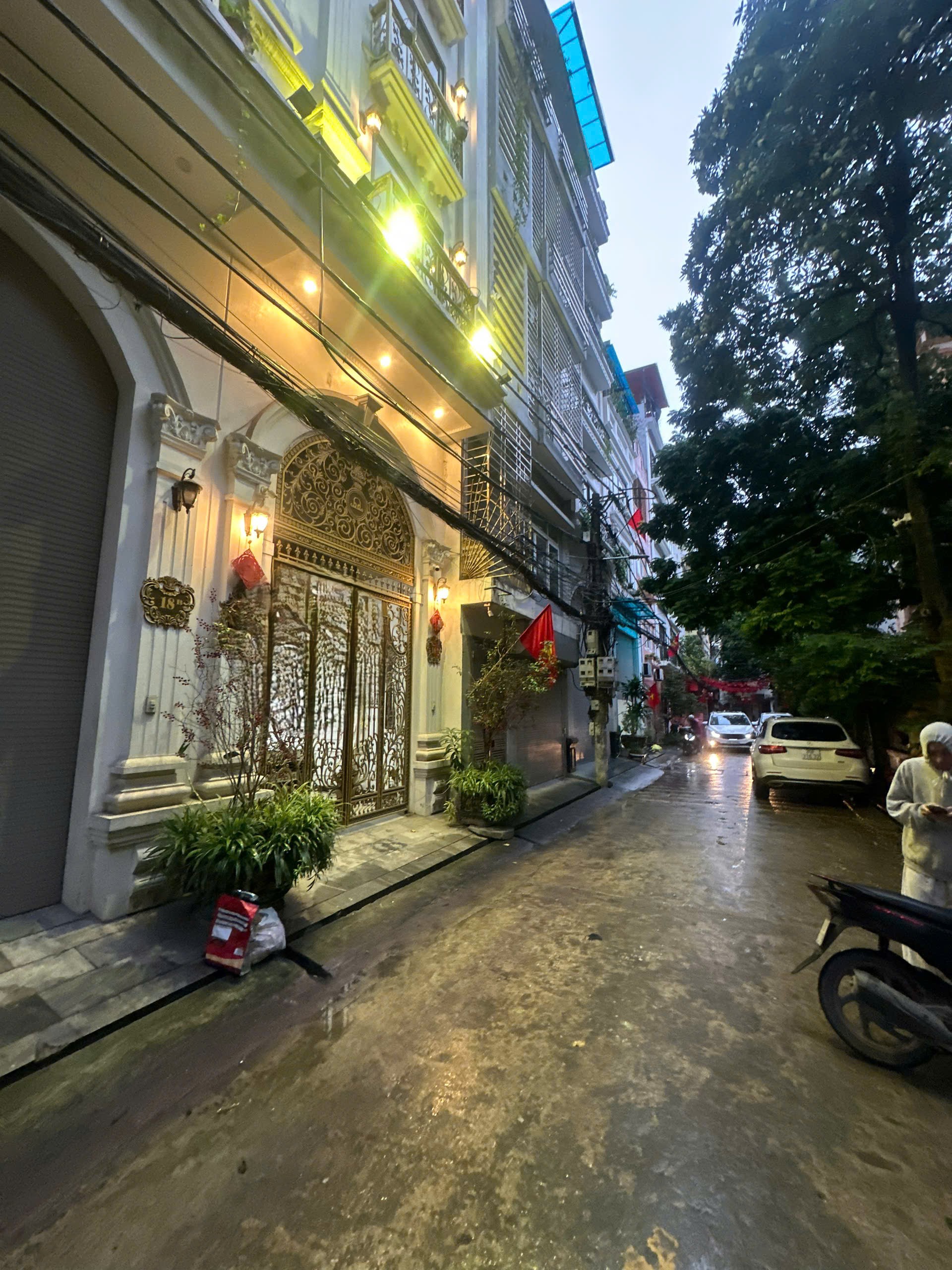  Cho thuê nhà Ngõ ô tô Tân Mai 45m2 x 8 tầng thang máy, 30 Triệu KD, VP 