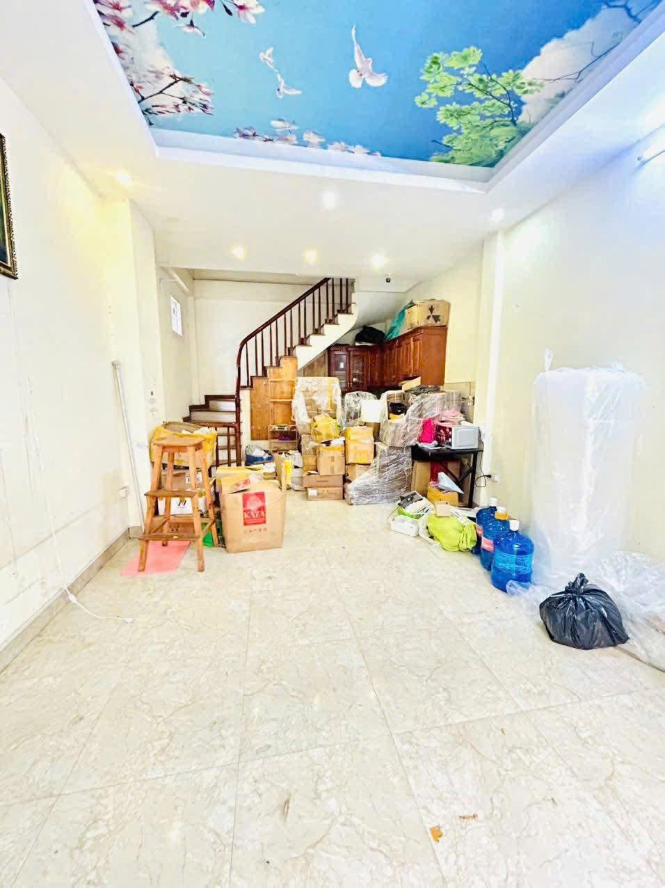  Cho thuê nhà nguyên căn ngõ 9 Vĩnh Hưng, 35m² x 5 tầng, gồm 3 phòng ngủ khép kín, 11 triệu 