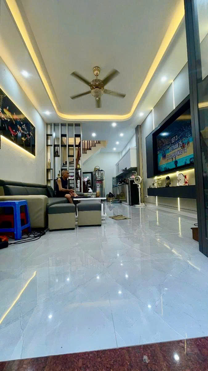  Bán nhà Khương Trung  35m 5 tầng 8,2 tỷ - Ngõ trước nhà rộng 2,3m 50m ra Ô tô 