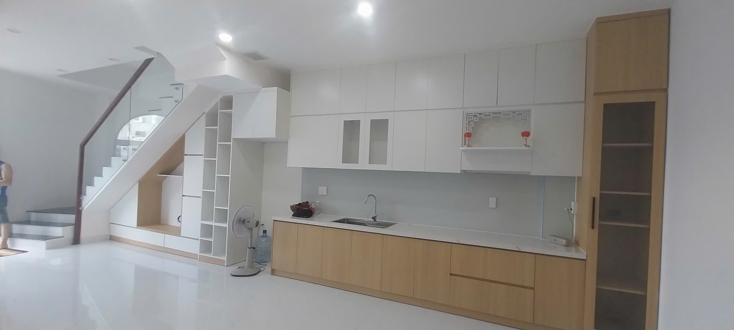  ♪ Nhà Kiệt Ô tô đậu cửa Nguyễn Nhàn, 63m2, 2 mê đúc, 3PN, còn mới, hơn 3 tỷ 