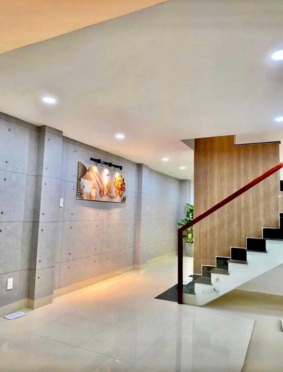  BÁN NHÀ MỚI XÂY 5 TầNG HÀ HUY GIÁP Q 12 64M2, đường rộng 12m, gần Ngã tư GA CHỈ 5.X TỶ 