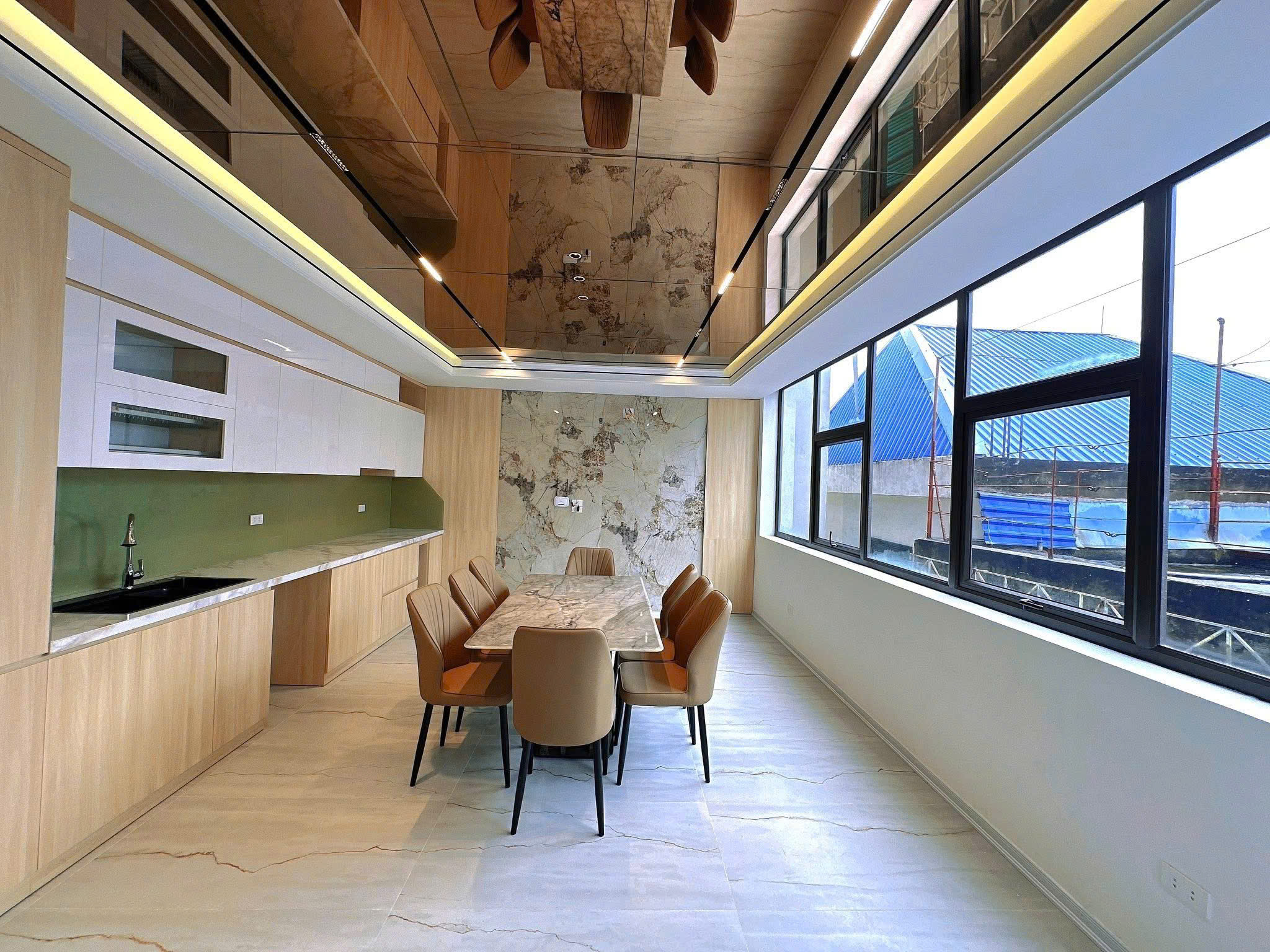  HOÀNG VĂN THÁI - THANG MÁY - NHÀ ĐẸP - 2 MẶT THOÁNG 50m2 6 tầng mt 8.4 tỷ Giá 15.8 tỷ 