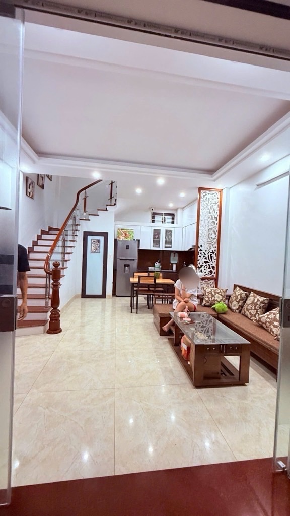  LẠC LONG QUÂN DT 30M xMT 5.2m-11,5 TỶ,VÀI BƯỚC Ô TÔ 54 CHỖ TRÁNH,NGÕ THÔNG,GẦN HỒ 