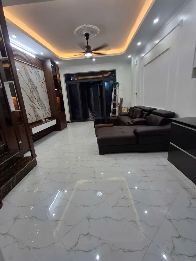  BÁN NHÀ ĐƯỜNG XỐM 40MX5 TẦNG, 2 THOÁNG NHÀ MỚI ĐẸP, GẦN CHỢ, GẦN TRƯỜNG, KHU VỰC ĐÀU TƯ SINH LỜI CAO 7.6 TỶ. 