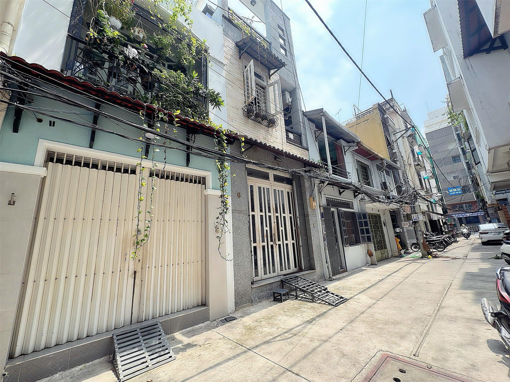  CHÍNH CHỦ BÁN NHÀ MẶT TIỀN XE HƠI NGỦ TRONG NHÀ ĐƯỜNG NGUYỄN BỈNH KHIÊM, ĐAKAO, QUẬN 1 - GIANG GIANG:09001611116 