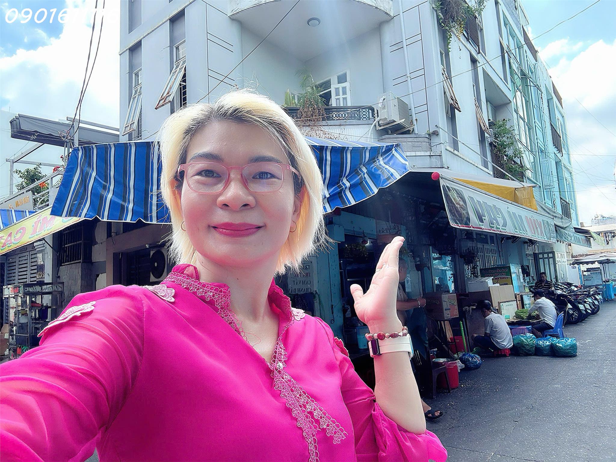  CHÍNH CHỦ CẦN BÁN CHDV 4 TẦNG - DT LỚN 6,1M * 26M - CĂN GÓC 2 MẶT TIỀN HẺM XE HƠI ĐẬU CỬA NGAY NHÀ THỜ XÓM CHIẾU QUẬN 4 