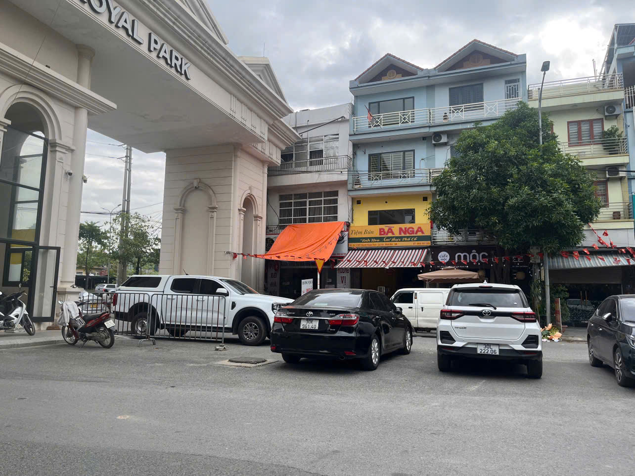  ĐẤT ĐẸP KIM CHUNG – MẶT TIỀN RỘNG – OTO TRÁNH THÔNG TỨ TUNG – SÁT KĐT HINDO ROYAL PARK, GÍA ĐẦU TƯ. 