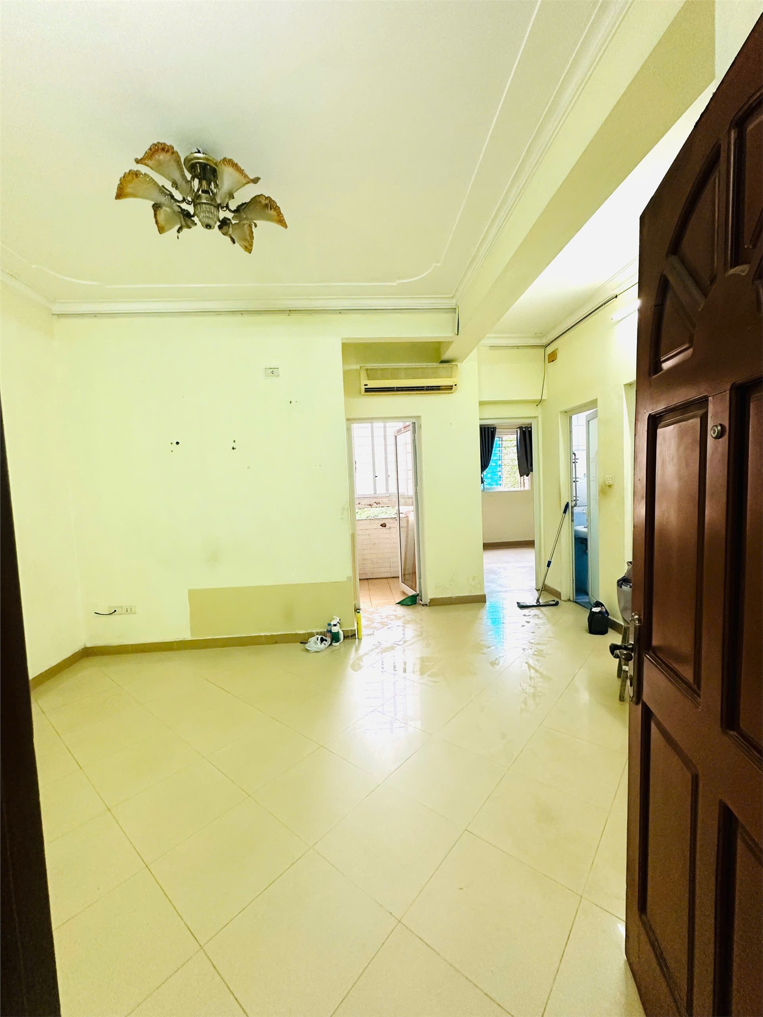  CĂN HỘ VIEW ĐẸP- GIÁ TỐT cần bán nhanh căn chung cư B11B Nam Trung Yên, HN 