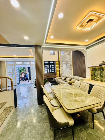  Nhà Âu Cơ, Tân Bình – 103m², 3 tầng, giá 10.5 tỷ 