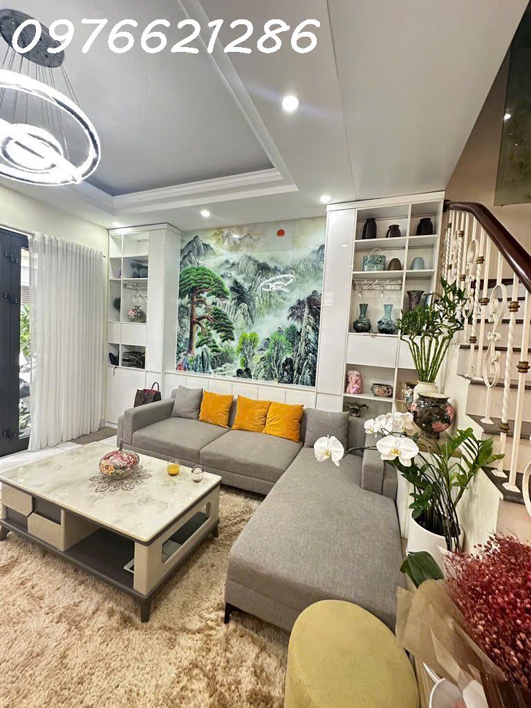  ???? SIÊU PHẨM LÔ GÓC NGỌC THỤY – BỒ ĐỀ – FULL NỘI THẤT – Ô TÔ TRÁNH – KHU VIP GẦN TRƯỜNG PHÁP, CÔNG VIÊN – THÔNG SỐ HOA HẬU 46M², MT 4.5M ????. Gía: 12,x tỷ 