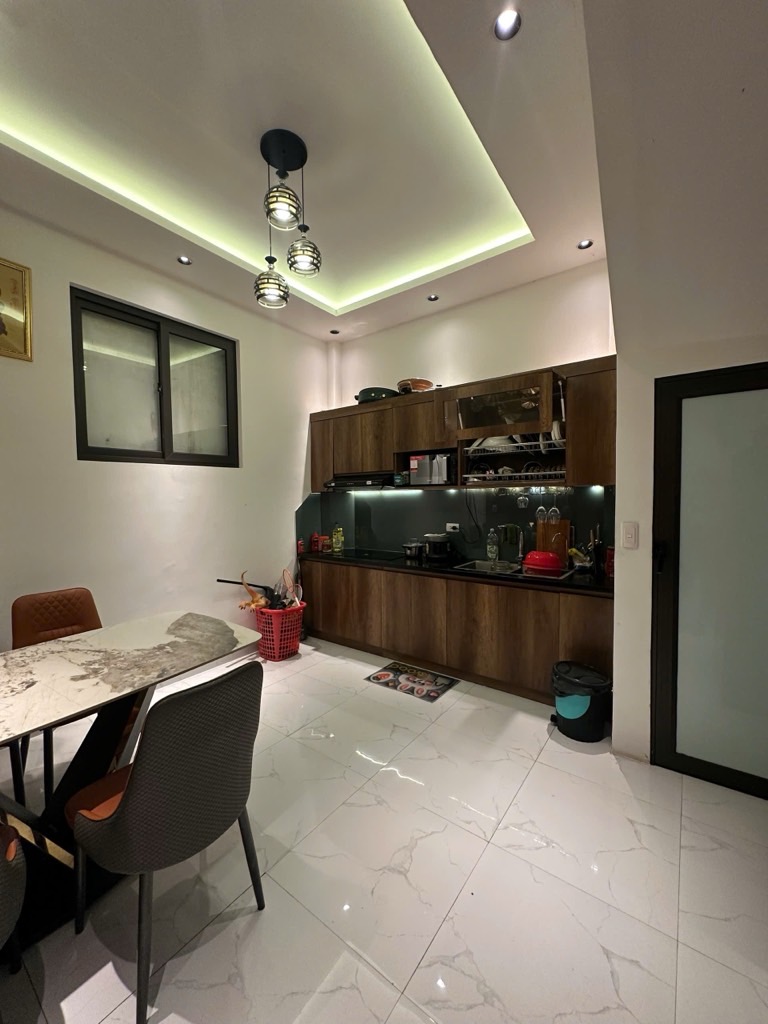  BÁN NHÀ NGUYỄN VĂN CỪ LONG BIÊN,OTO,NGÕ THÔNG,LÔ GÓC,DÂN XÂY,SÁT PHỐ,35M 