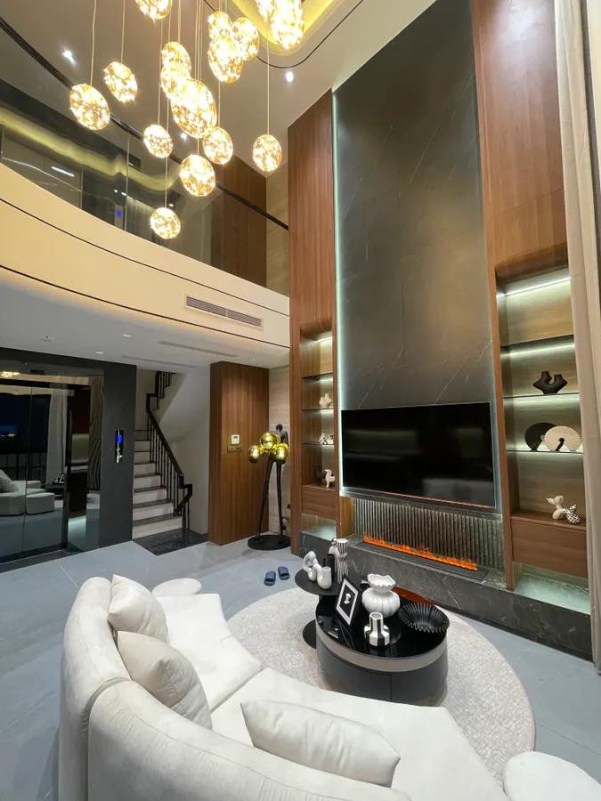  Hoa Hậu Phố Gia Thượng, Duplex 50m2, 7 Tầng Lô Góc, Gara 2 Ô Tô, Full Nội Thất - 1X Tỷ 