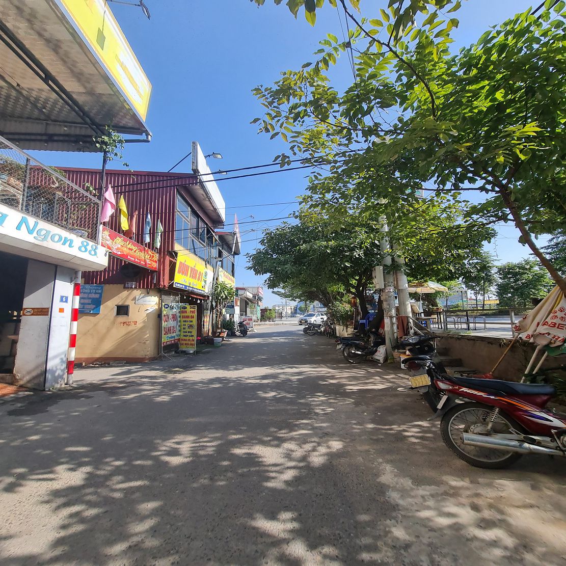  Bán nhà 111m2 Đông Dư, GL. Trục chính ô tô thông, sát chân cầu Thanh Trì. 11.x tỷ. Lh 0989894845 