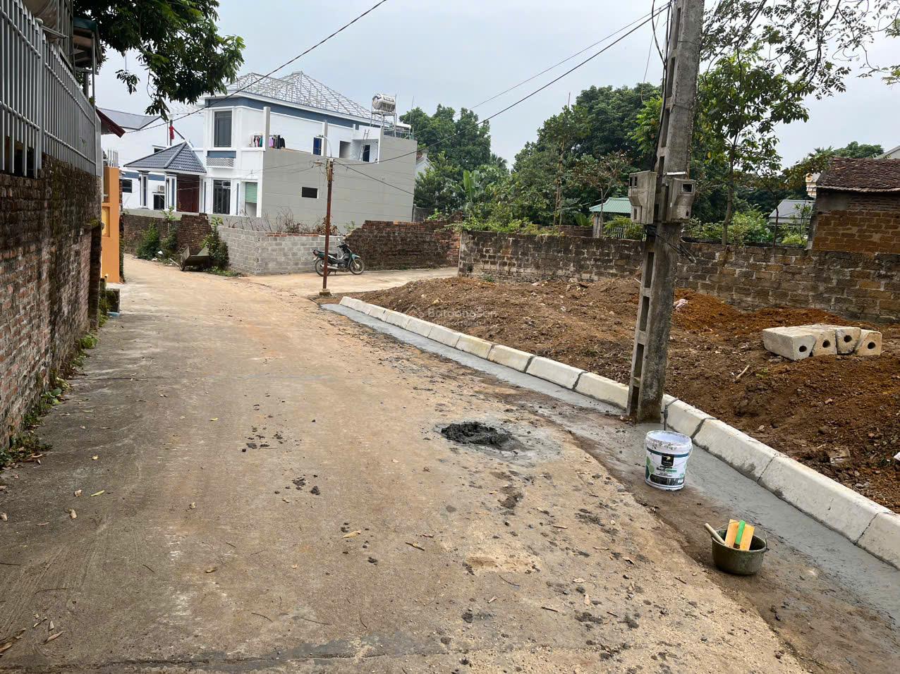  Bán nhanh lô đất vị trí lõi  tại Hoà Lạc, dt 120m2, sẵn sổ full thổ cư, ngay QL21, khu CNC Hòa Lạc 