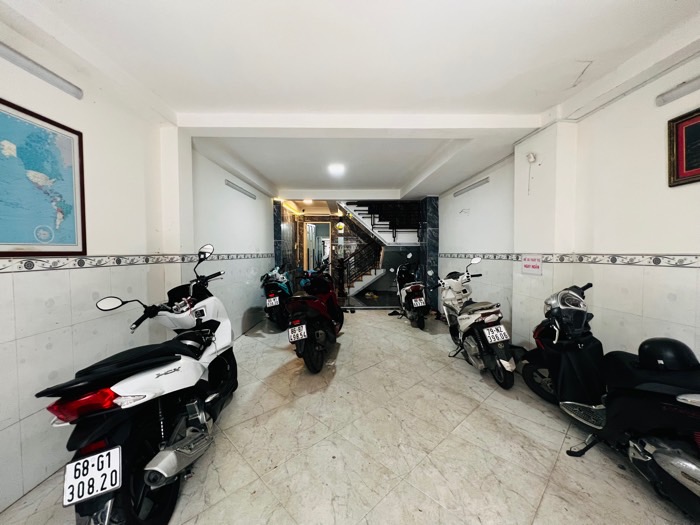  Nhà 5 tầng 13 phòng có sẵn doanh thu 50tr/tháng, DT 75m², Gò Vấp – 10.5 tỷ
. 