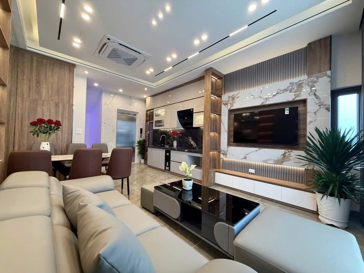  HOT HIT  BỒ ĐỀ LONG BIÊN 38M2, 8T, Ô TÔ TRÁNH DỪNG ĐỖ, FULL NỘI THẤT - 1x TỶ 