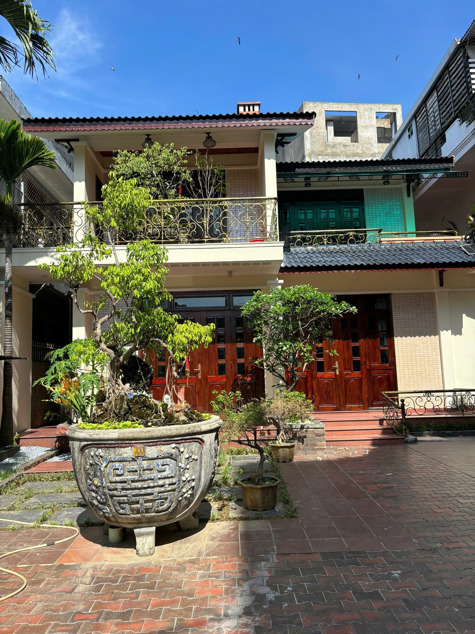  ???? Cho thuê biệt thự nguyên căn ở kiệt Nguyễn Công Trứ, chỉ 6 phút đi bộ ra phố Tây Võ Thị Sáu. 