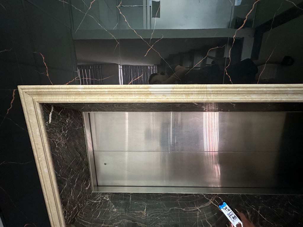  Cho thuê Nhà mới, Tôn Đức Thắng, thang máy; vỉa hè 108m2* 5T- 32 Tr 