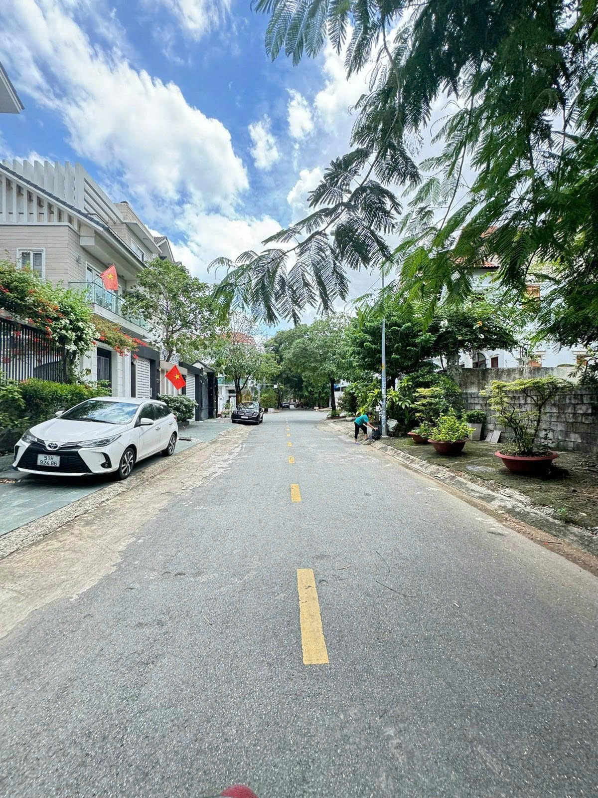  Bán gấp đất Mặt tiền đường Số 1  ĐƯỜNG HOA VIÊN   - Long Thạnh Mỹ, Quận 9. - DT 1600M2 - GIÁ 65 TỶ 