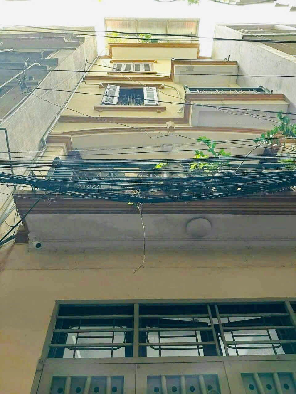  Cho thuê nhà ngõ ô tô Nguyễn Chí Thanh, 65m² x 5 tầng, 5 phòng ngủ, 4 vệ sinh
26 triệu 