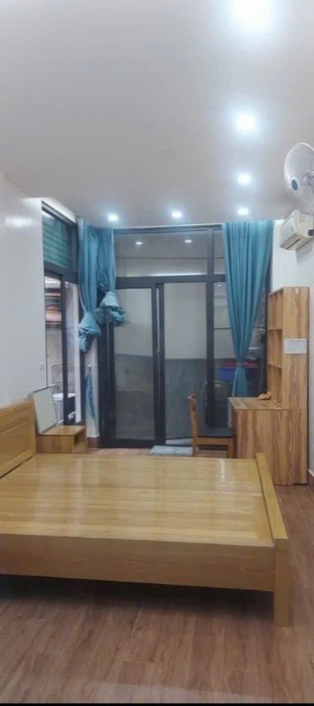  Cho thuê nhà riêng 4,5 tầng x 35m² Phùng Chí Kiên, 3 ngủ, 4 WC, 13 Triệu 