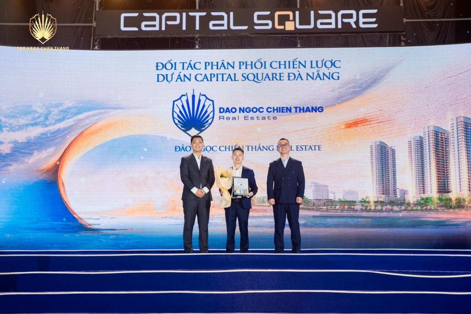  02 CĂN GÓC 3PN TẦNG 11 – 2 MẶT THOÁNG – VIEW PHỐ THƯƠNG MẠI & CÔNG VIÊN – SIÊU PHẨM CAPITAL SQUARE 