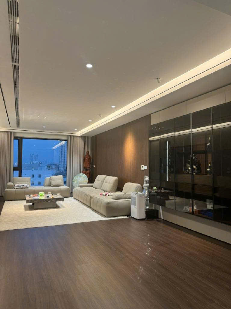  Bán nhà tuyệt đẹp phố Nguyễn Thái Học, Điện Biên Phủ, Ba Đình DT 70m2, MT 7m, ở và KD homestay tố 