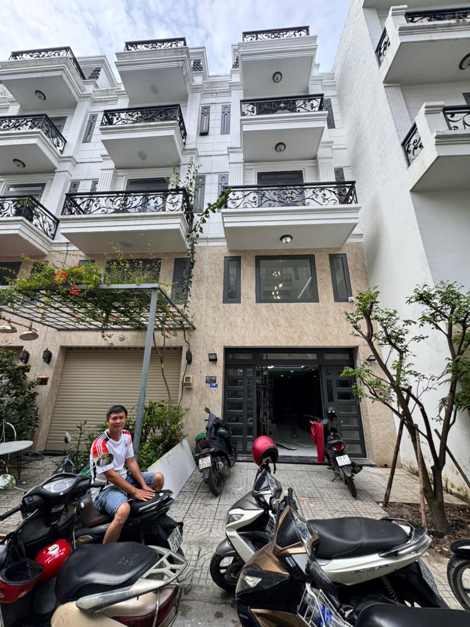  ĐƯỜNG 12M, NHÀ ĐẸP 4 LẦU RẤT ĐẸP FULL NỘI THẤT XỊN XÒ, VỊ TRÍ ĐẸP 