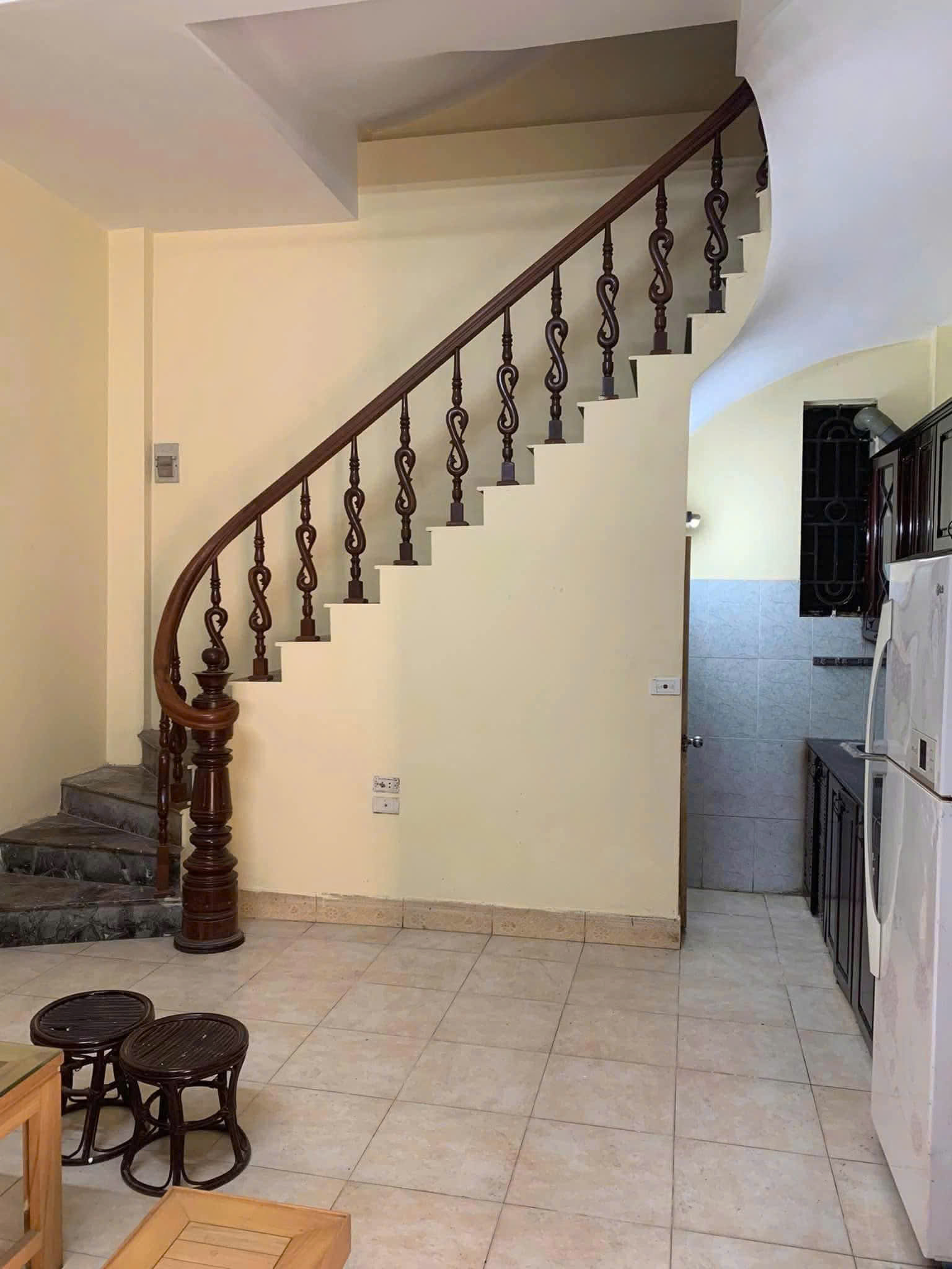  Cho thuê nhà nguyên căn ngõ 360 Tây Sơn 30m² x 5 tầng, gồm 3 phòng ngủ khép kín, 12 triệu 