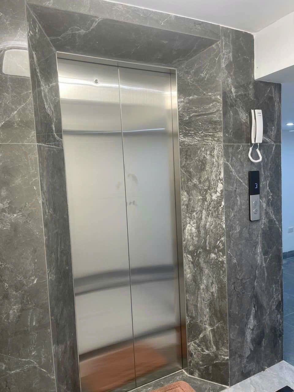  Cho thuê Nhà hàng, VP, KD, Lương Đình Của, 109m2x 4T vỉa hè 32 Tr 