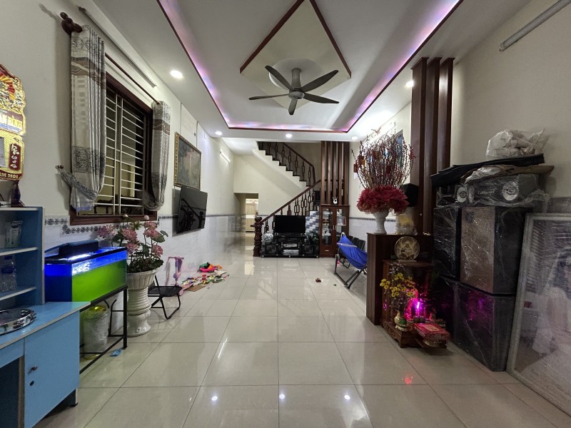  Bán nhà 2 Tầng DĩAn 176m²,SHR đường ô tô,Ngang KHủng 8.8M,chỉ 39tr/M2 