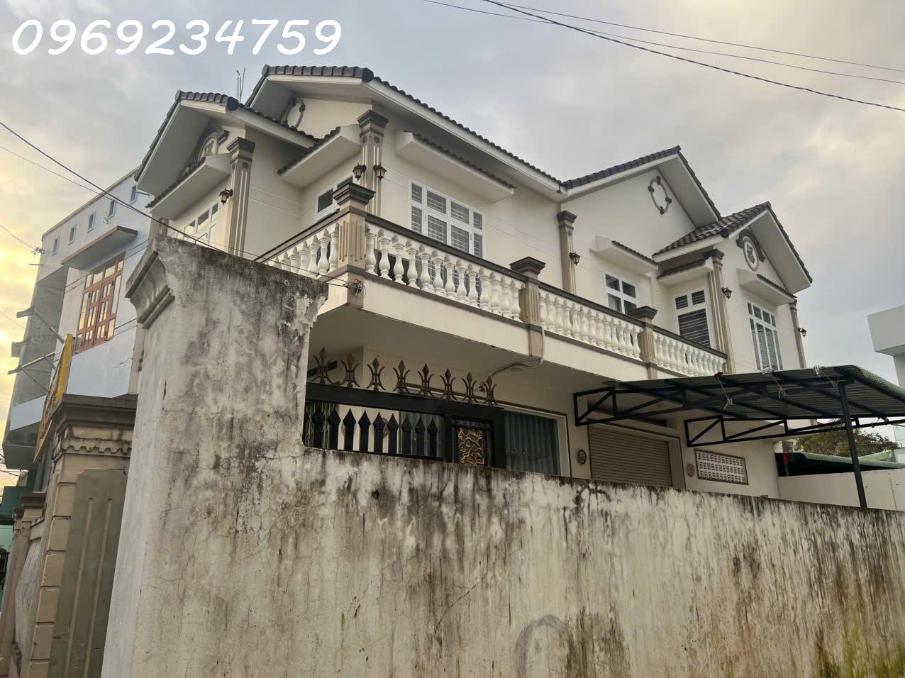  Siêu phẩm nhà đẹp 2 tầng phường Trần Quang Diệu, Quy Nhơn,DT 200m2, sổ hồng CC, giá 5,6 tỷ 