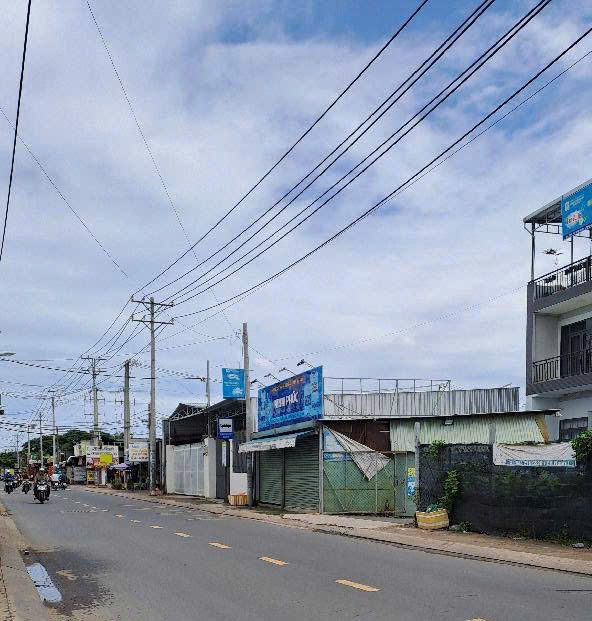  "Đất vàng Thạnh Lộc 12: 140m2 thổ cư, sổ hồng trao tay, giá chỉ 6.8 tỷ - Cơ hội an cư lạc nghiệp, đầu tư sinh lời cực đỉnh!" 