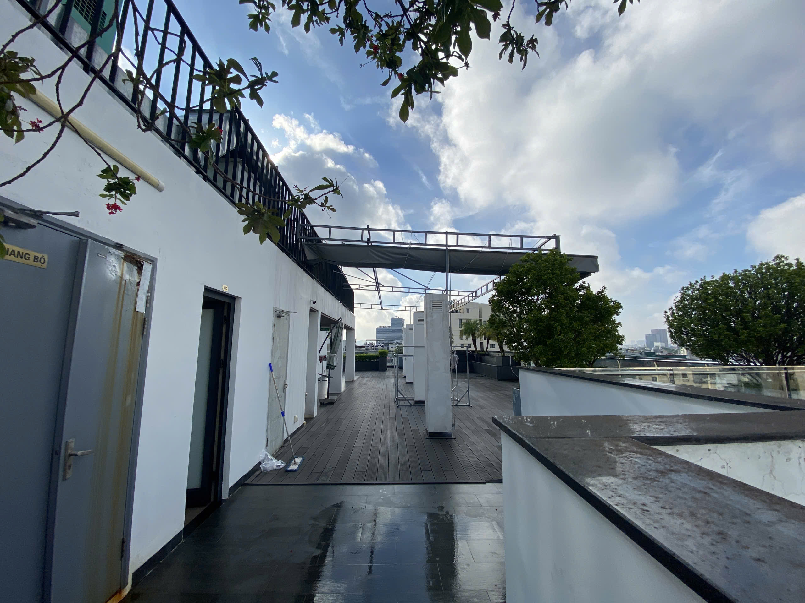  CHO THUÊ NHÀ HÀNG – VỊ TRÍ ĐẸP TRUNG TÂM PHỐ NGUYỄN HY QUANG, ĐỐNG ĐA, HÀ NỘI 