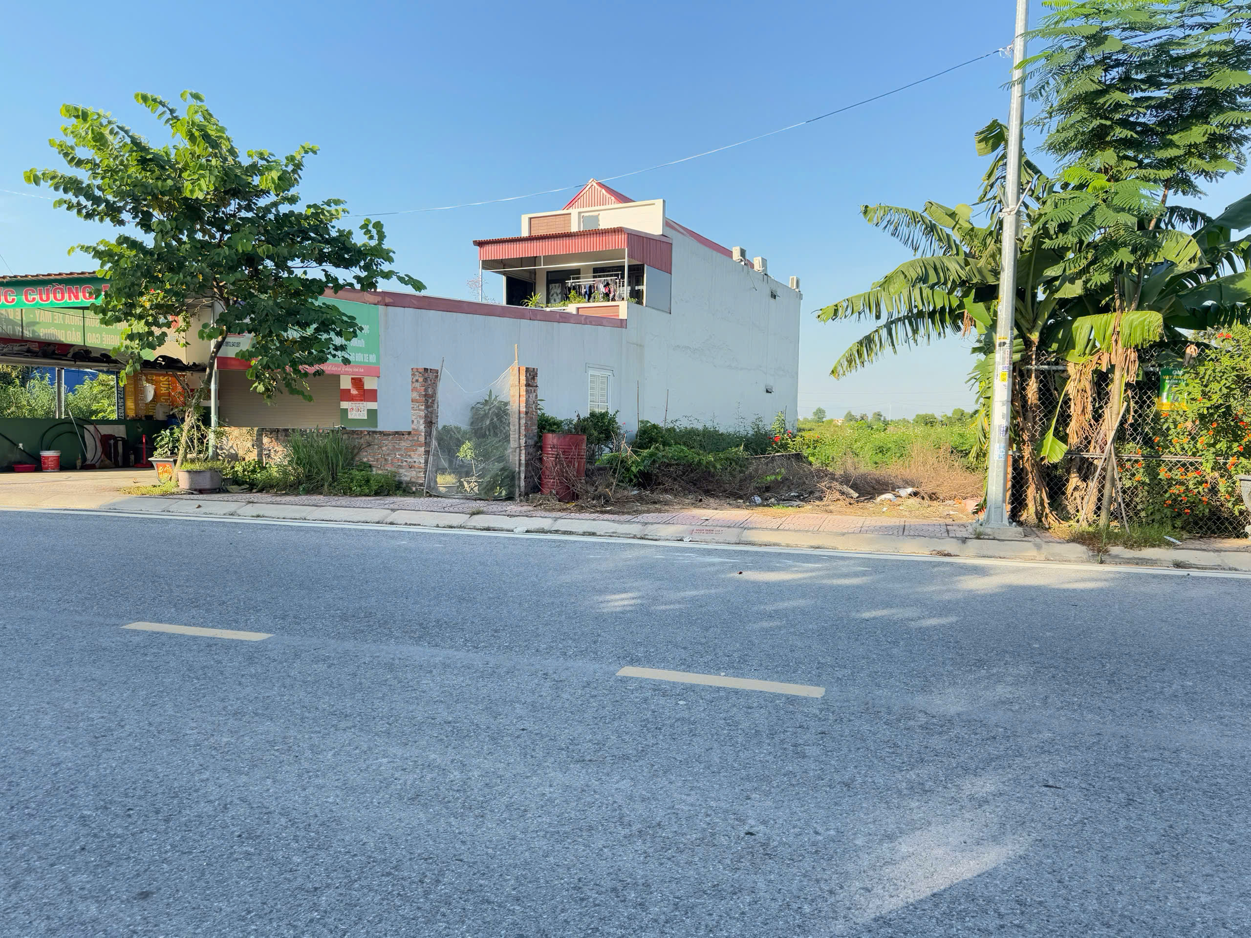  Vị trí đẹp mặt đường Đào Yêu, Hồng Thái, An Dương – giao thông thuận tiện, ô tô đỗ cửa ngày đêm. 