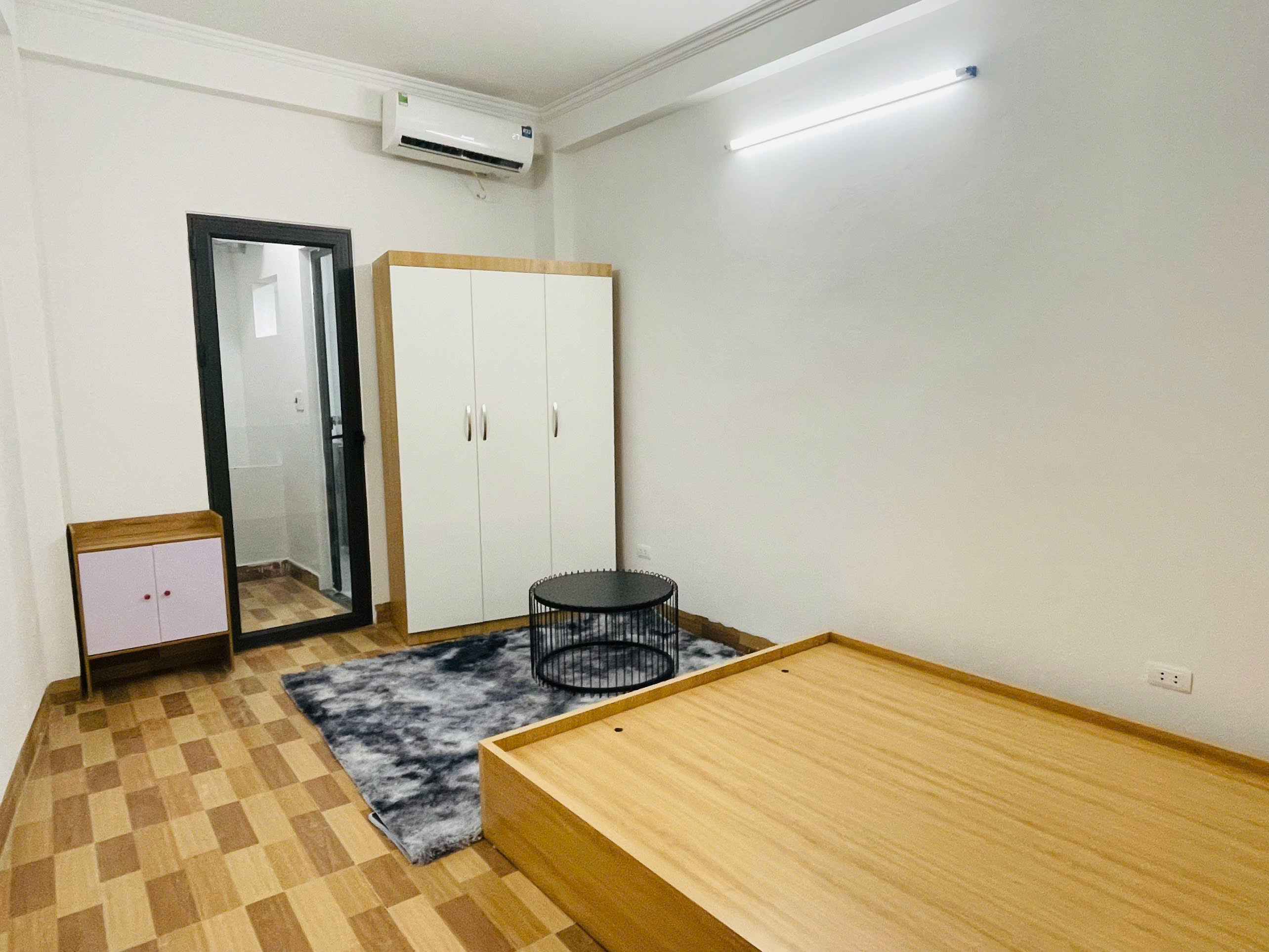  Cho Thuê Ccmn 1 ngủ 1 bếp giá rẻ tại Ngõ 189 Nguyễn Ngọc Vũ 