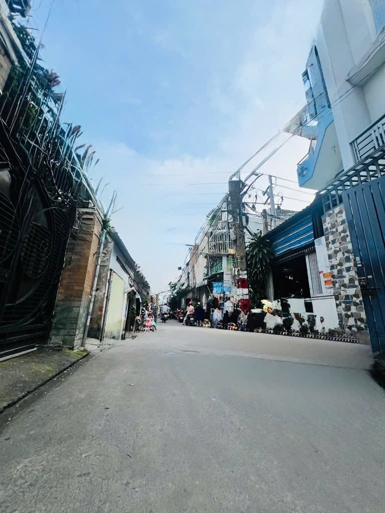  MẶT TIỀN KINH DOANH ĐẮC ĐỊA – KHU VIP BÀU CÁT – ĐỒNG ĐEN, TÂN BÌNH – 4.6×14M – 4 TẦNG BTCT.

.












. 